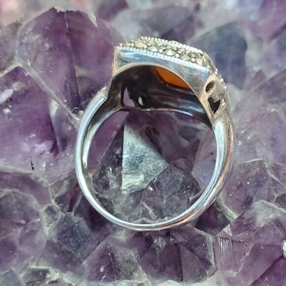 Carved Pink Mother of Pearl Ring - Picture 2 of 10